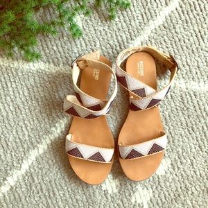 Embroidered Sandals, size 8.5